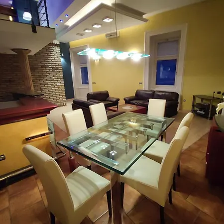 Noir Royale - Modern, Luxury, 3-level 公寓