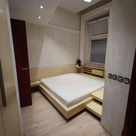 Noir Royale - Modern, Luxury, 3-level 公寓