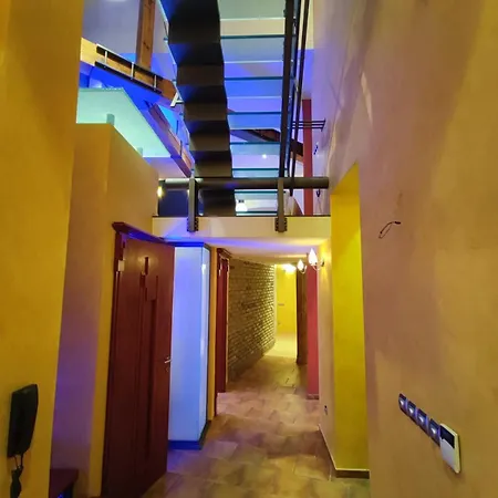 Noir Royale - Modern, Luxury, 3-level *