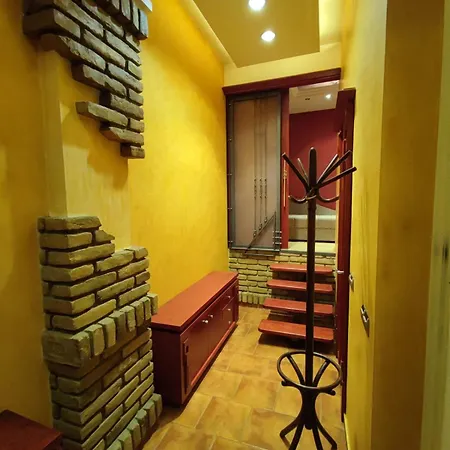 Noir Royale - Modern, Luxury, 3-level 公寓 苏博蒂察